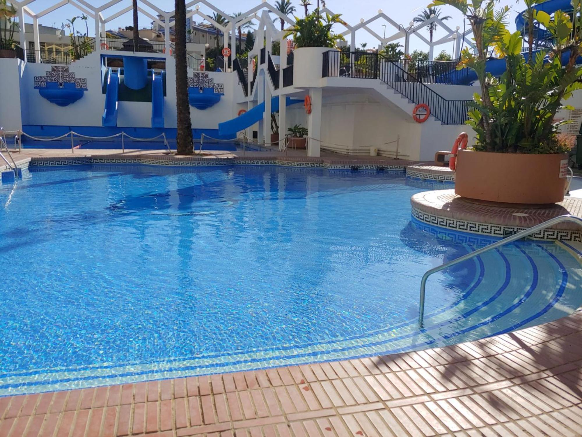 Benalbeach R&R Suite 贝纳尔马德纳 外观 照片