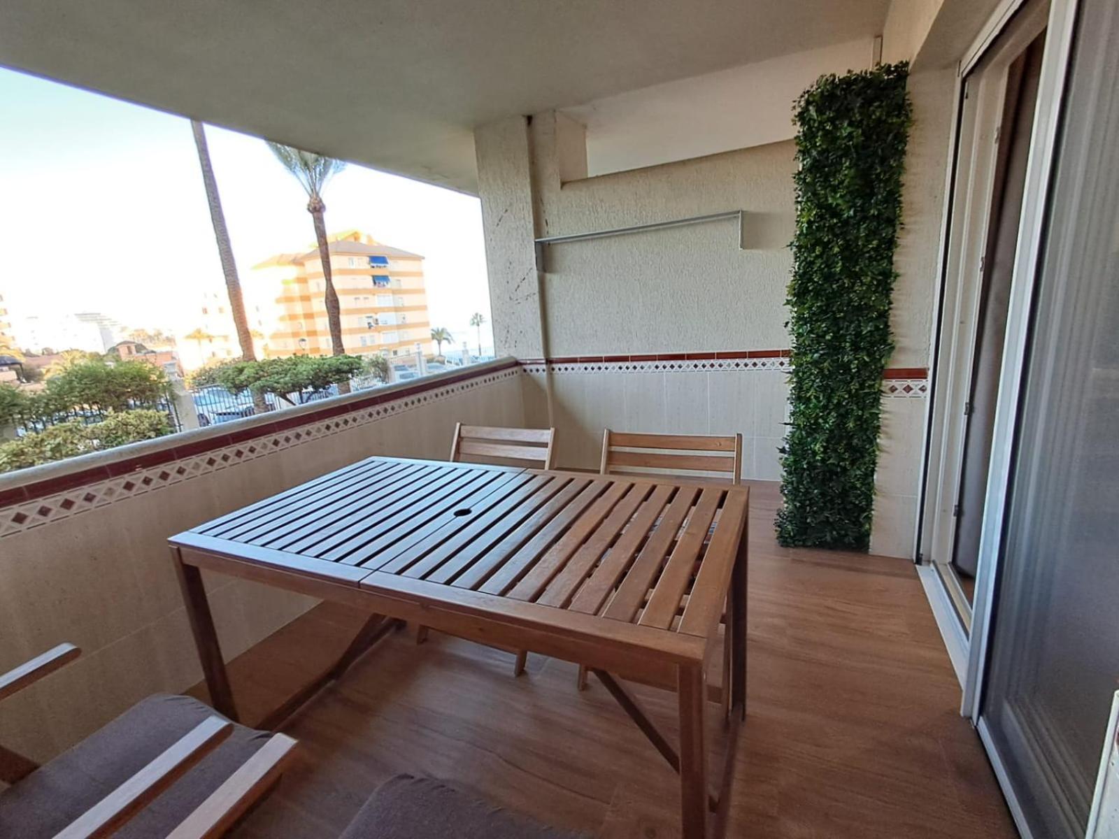 Benalbeach R&R Suite 贝纳尔马德纳 外观 照片